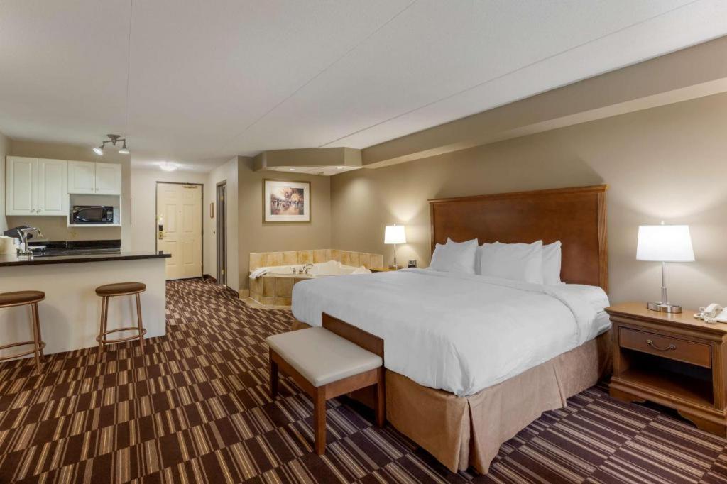 Best Western Plus Orillia Hotel ภายนอก รูปภาพ