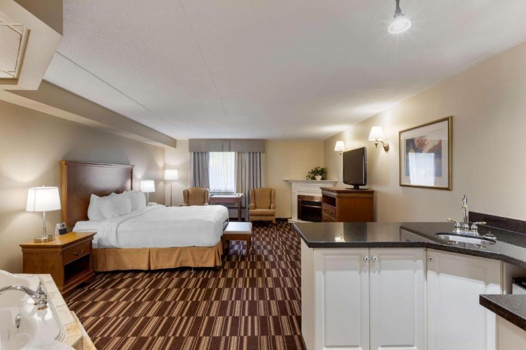 Best Western Plus Orillia Hotel ภายนอก รูปภาพ