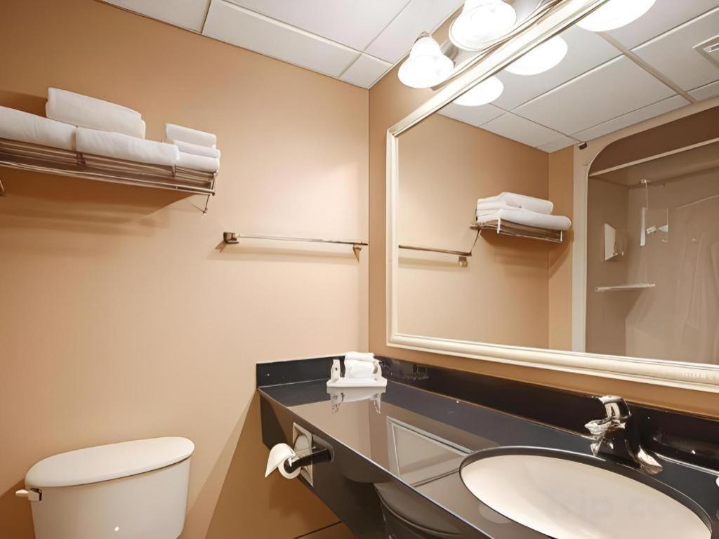 Best Western Plus Orillia Hotel ภายนอก รูปภาพ