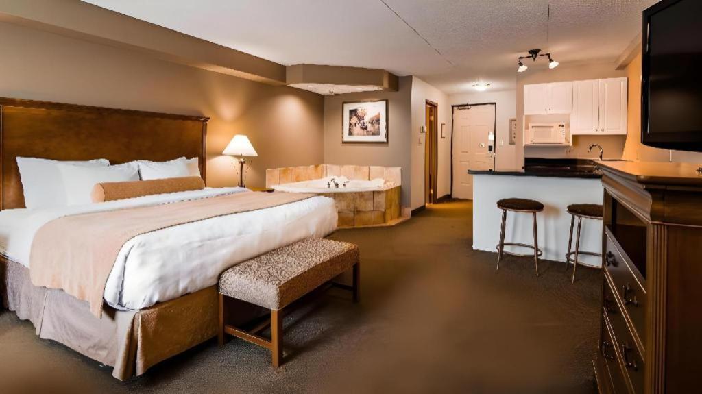 Best Western Plus Orillia Hotel ภายนอก รูปภาพ