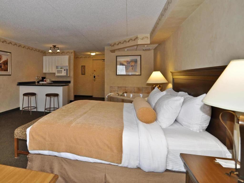 Best Western Plus Orillia Hotel ภายนอก รูปภาพ