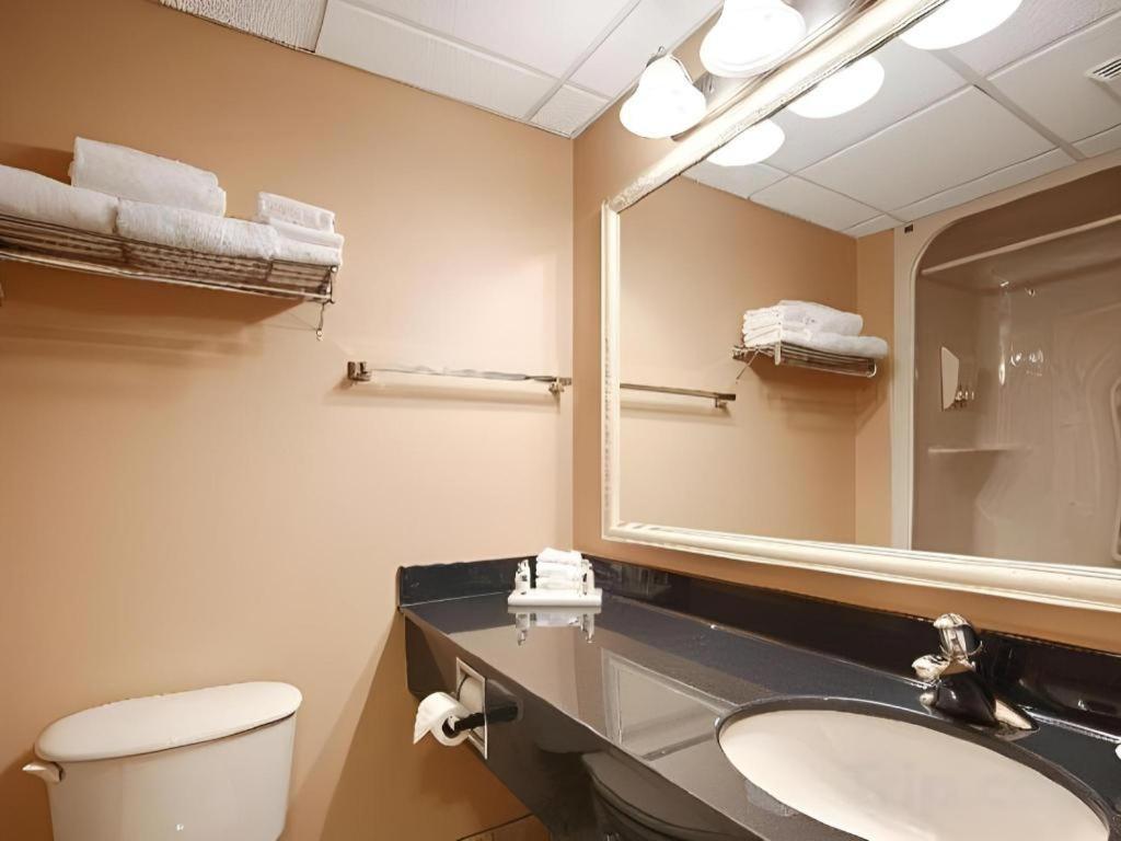 Best Western Plus Orillia Hotel ภายนอก รูปภาพ