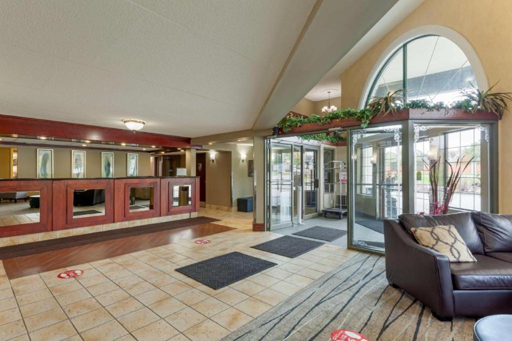 Best Western Plus Orillia Hotel ภายนอก รูปภาพ